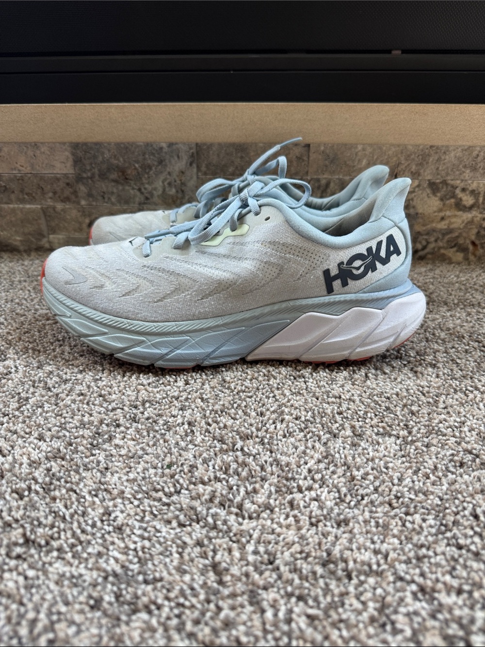Hoka Arahi 6 Women's 10.5 B Light Blue Orange Athletic Running Shoes EUC
